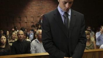 Oscar Pistorius, en libertad bajo fianza hasta que se celebre el juicio por el asesinato de su novia (FOTOS)