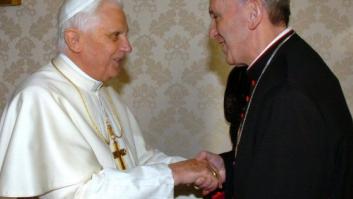 Jorge Mario Bergoglio, papa Francisco I: Cuestionado por su papel en la dictadura y lector de Borges