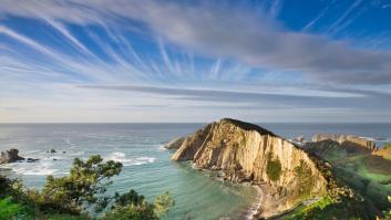 La playa de Asturias que enamoró a la revista de viajes más prestigiosa: gran belleza "imperdible"