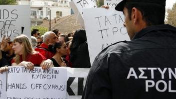 Chipre reconoce que las negociaciones con la troika atraviesan una "fase muy delicada"