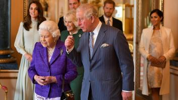La 'cúpula' de la monarquía británica debate el futuro de Enrique y Meghan
