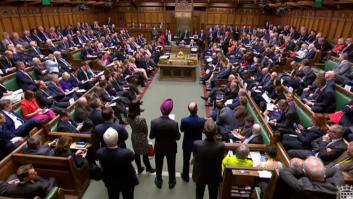 ¿Qué se vota hoy en el Parlamento británico? ¿Qué pasa si gana May? ¿Y si pierde?