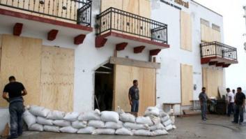 El huracán Patricia se debilita hasta la categoría dos tras tocar tierra en México