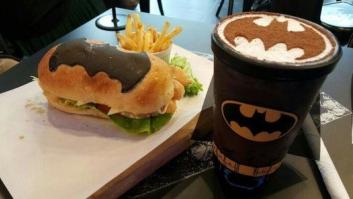 Pide una hamburguesa Batman o un café Superman en el restaurante de los superhéroes (FOTOS)
