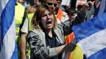 El Gobierno griego aprueba una ley que permitirá despedir a 15.000 funcionarios hasta 2014