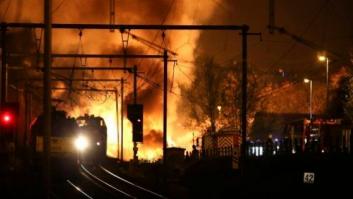 Dos muertos por una explosión tras el descarrilamiento de un tren con productos químicos en Flandes (FOTOS)