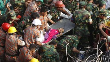 El número de fallecidos por el derrumbe de Bangladesh supera ya el millar