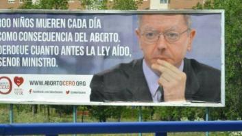 Valenciano pregunta a Gallardón si los antiabortistas "tienen permiso para usar su imagen" en las vallas (FOTOS)