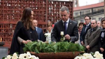 PP y UPyD se ausentan del homenaje a "todas las víctimas" del Parlamento Vasco