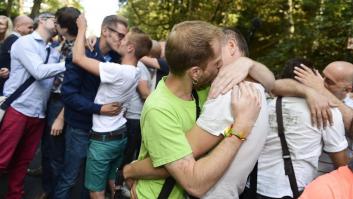 Nueve besos para celebrar el Día Internacional contra la Homofobia (FOTOS)