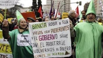 Un policía apuñala a un extrabajador de Bankia que le vendió preferentes
