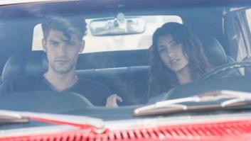 La pareja más segura al volante: la mujer conduciendo y el hombre de copiloto