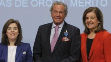 Báñez concede la medalla del Trabajo a Arturo Fernández por ser "un referente para toda la sociedad"