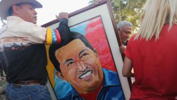Hugo Chávez gana el premio nacional de periodismo en Venezuela 2013 (TUITS)