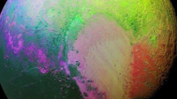 Esta colorida imagen de la NASA muestra el lado más psicodélico de Plutón