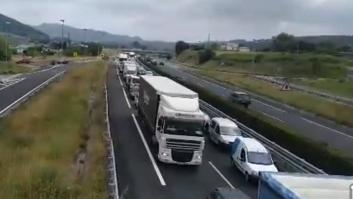 Cortan la autovía Santander-Madrid en un sentido por el hundimiento de la calzada