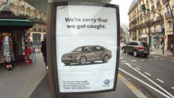 Así recuerdan los activistas de Brandalism al Grupo Volkswagen su 'dieselgate'