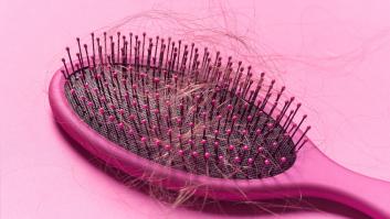 Fácil y barato: el truco definitivo para limpiar el cepillo de pelo