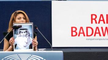 El Parlamento Europeo entrega el premio Sájarov al bloguero encarcelado Raif Badawi