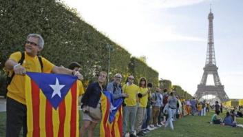 Cadena humana en París por la independencia de Cataluña