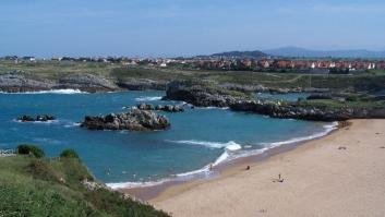Cierran dos playas de Cantabria por una 