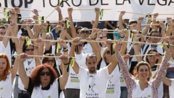Miles de personas protestan en Madrid contra el Toro de la Vega de Tordesillas (FOTOS)