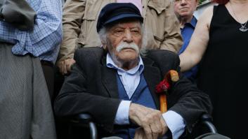 Muere Manolis Glezos, héroe de la resistencia griega y primer partisano europeo