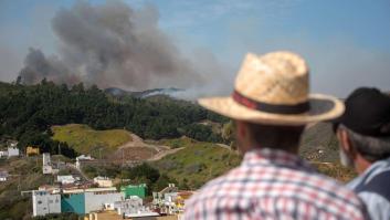 Evacuados por el incendio en Gran Canaria: entre la desolación y el temor a perder sus propiedades