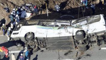 Un accidente de autobús en Japón deja 14 muertos y 27 heridos