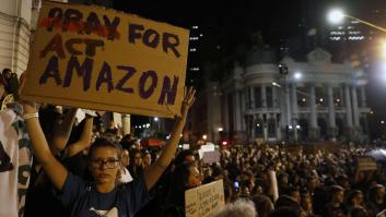 Bolsonaro envía al Ejército para combatir los incendios en la Amazonia