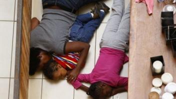 "Jugar a que estamos muertos": la historia detrás de esta foto del asalto en Nairobi