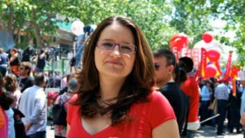 Mónica Oltra pide un préstamo a Pedro Sánchez para Podemos y se convierte en TT por este artículo