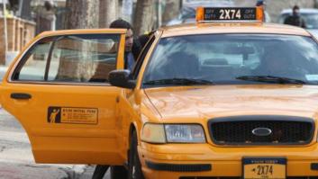 Tesoros olvidados que los taxistas devuelven a sus dueños (VÍDEO)