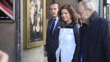 Botella pide a la Virgen de la Almudena por las víctimas del terrorismo y la unidad de España
