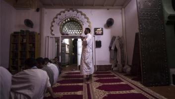 El Gobierno permite el rezo en mezquitas en la fase 1 con alfombra personal y calzado embolsado