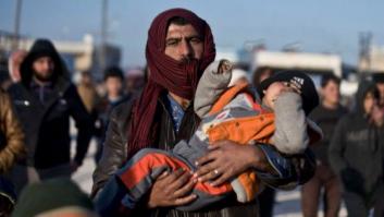Más de 20.000 personas tratan de escapar a Turquía por el asedio de Alepo (Siria)
