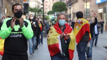 Siguen las protestas en Madrid contra el Gobierno sin respetar la distancia de seguridad