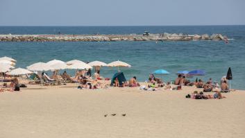 Una experta explica cuándo es buen momento para ir a la playa: habla de "la regla de la sombra"