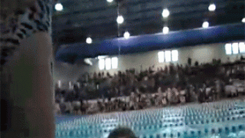 Trucos para ponerse un gorro de piscina en menos de 10 segundos (VÍDEOS)