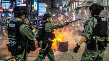 Graves disturbios en Hong Kong por el debate de una ley que prohíbe criticar el himno
