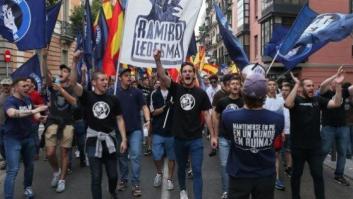 Cientos de personas convocadas por el Hogar Social Madrid al grito de: "Españoles sí, refugiados no"