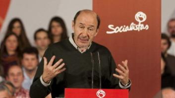 Rubalcaba: "Hemos rescatado con dinero público una caja llena de basuras de políticos del PP"