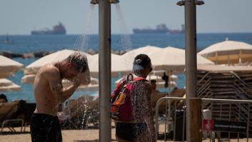 Tres municipios de Málaga cortarán el agua de las duchas de la playa por la sequía