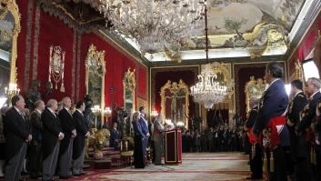 Morenés atribuye los titubeos del rey a los nervios por su reaparición y los "problemas" de la casa real