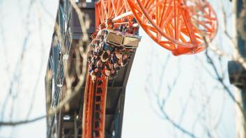 Una decena de personas se quedan atrapadas durante una hora en la montaña rusa en vertical del Parque de Atracciones de Madrid