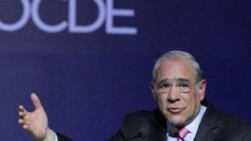 La OCDE alerta a España sobre su "incertidumbre política" pero revisa al alza su previsión