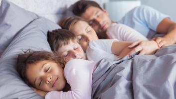 El curioso caso de la familia que era feliz durmiendo cuatro horas al día