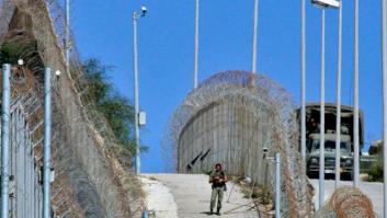 Un millar de inmigrantes intenta saltar sin éxito la valla de Melilla