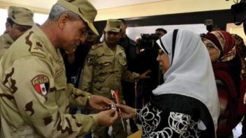 Detenidos 444 Hermanos Musulmanes en el referéndum constitucional egipcio