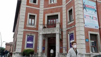 Suben a 32 los casos en el foco del hospital de Bilbao y se cierra el área de partos por un positivo